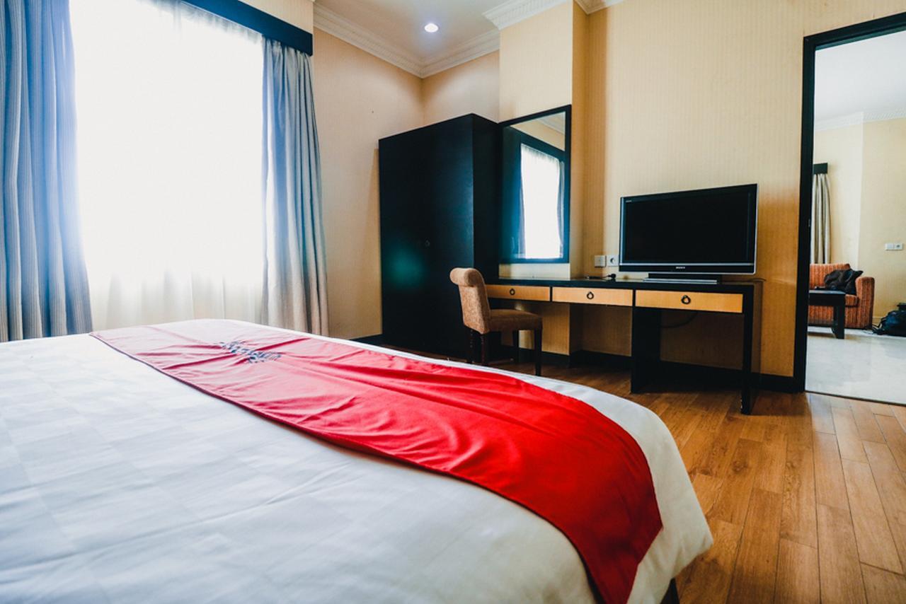 Reddoorz Premium @Jalan Jendral Sudirman Palembang Hotel Exterior photo