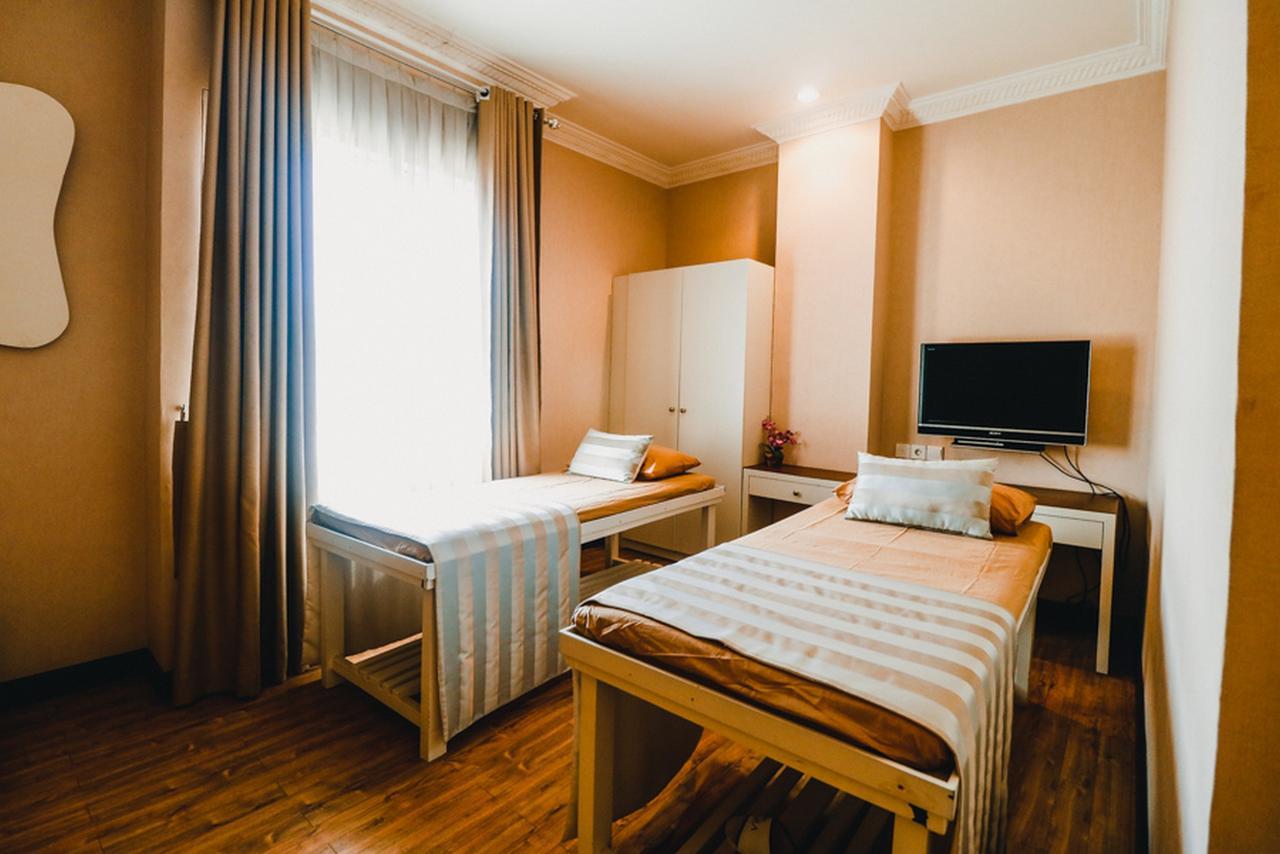 Reddoorz Premium @Jalan Jendral Sudirman Palembang Hotel Exterior photo