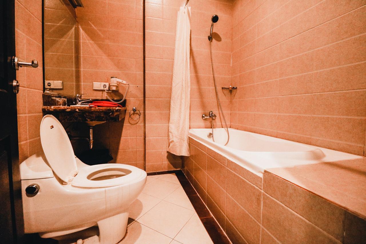 Reddoorz Premium @Jalan Jendral Sudirman Palembang Hotel Exterior photo